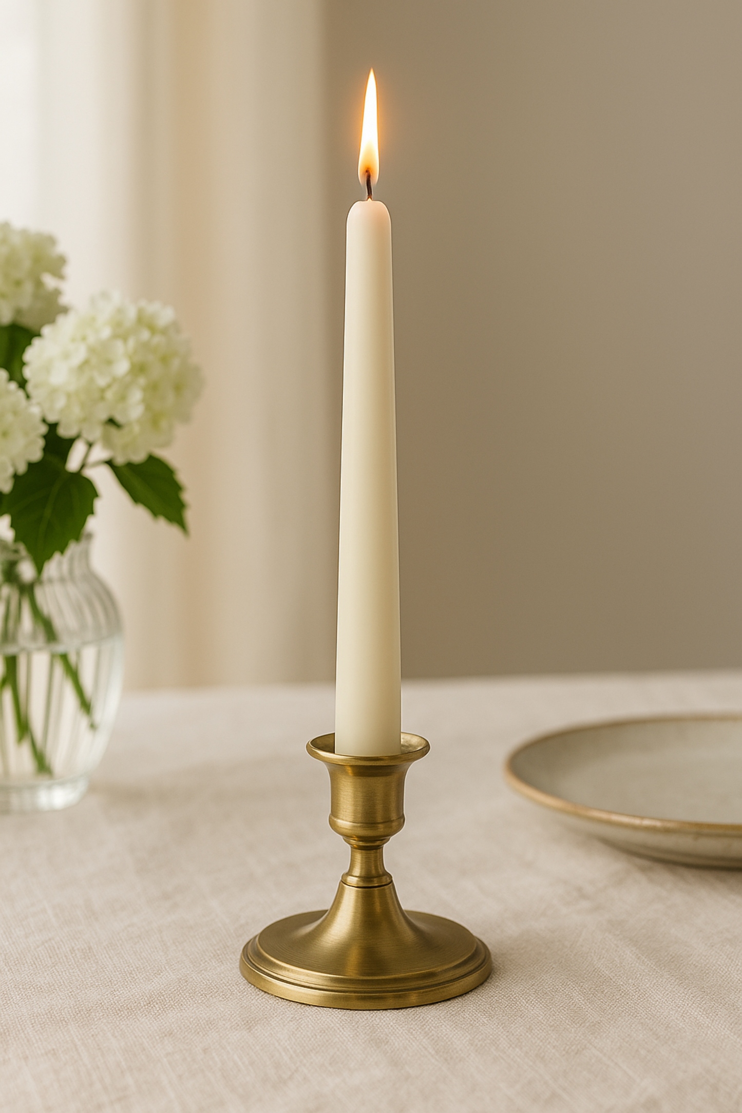 Konik Şamdan Mumu 25 cm – Dekoratif, İs Yapmaz, Kokusuz | Masa & Etkinlik Mumları